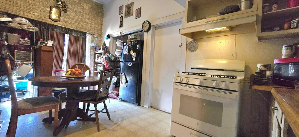 807 Manse Avenue Giddings, TX 78942
