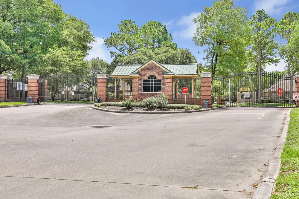 2803 Kings Crossing Drive #209 Kingwood, TX 77345