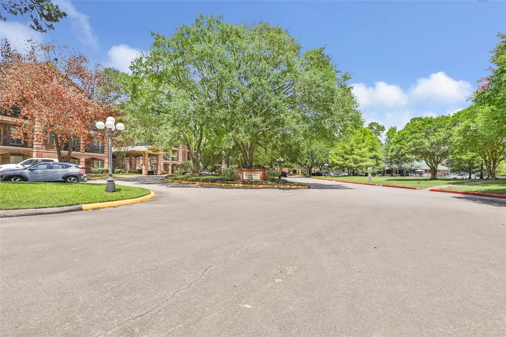 2803 Kings Crossing Drive #209 Kingwood, TX 77345