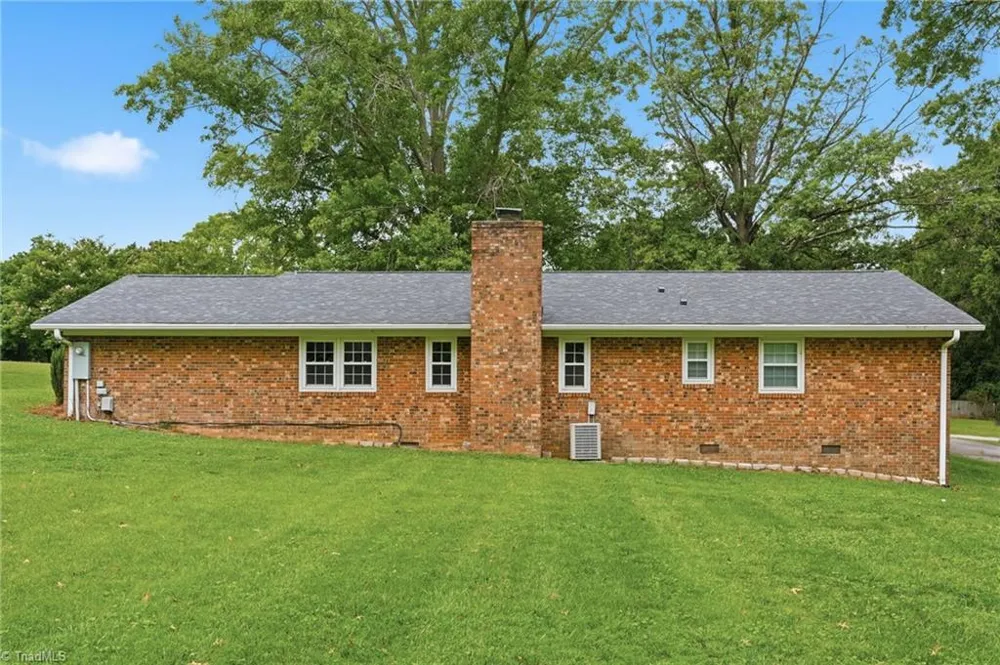 145 W Lake Road Eden, NC 27288