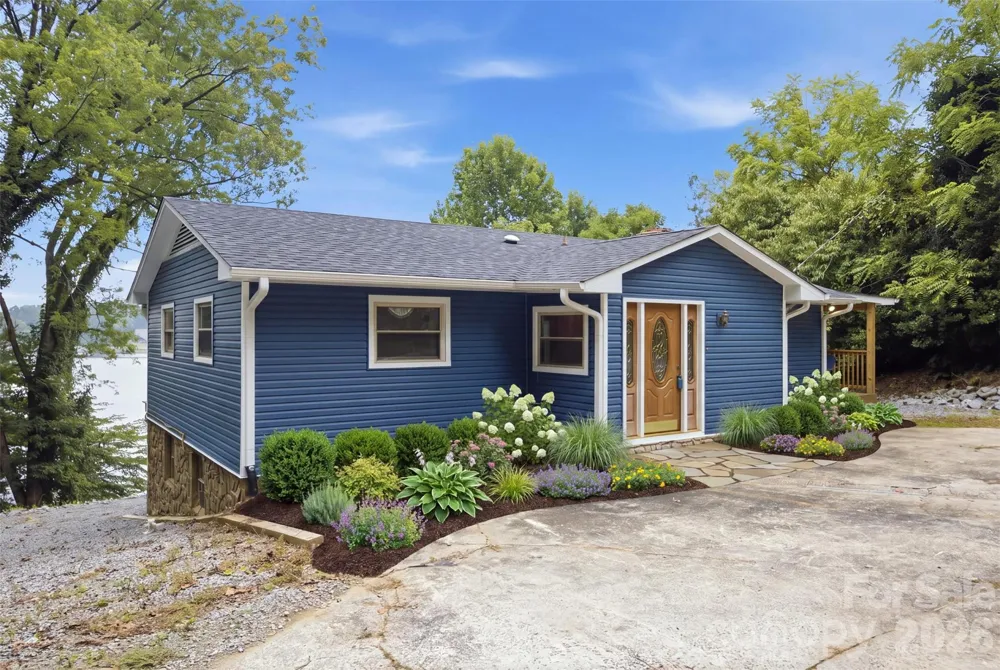 7016 Hyde Street Sherrills Ford, NC 28673