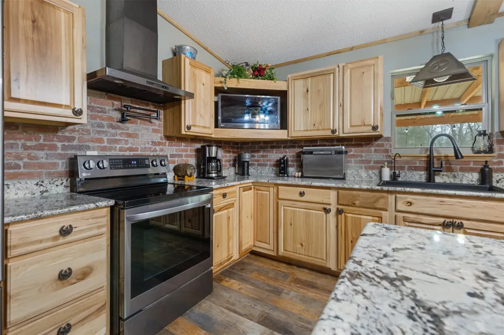 7766 State Highway 78 Ravenna, TX 75476