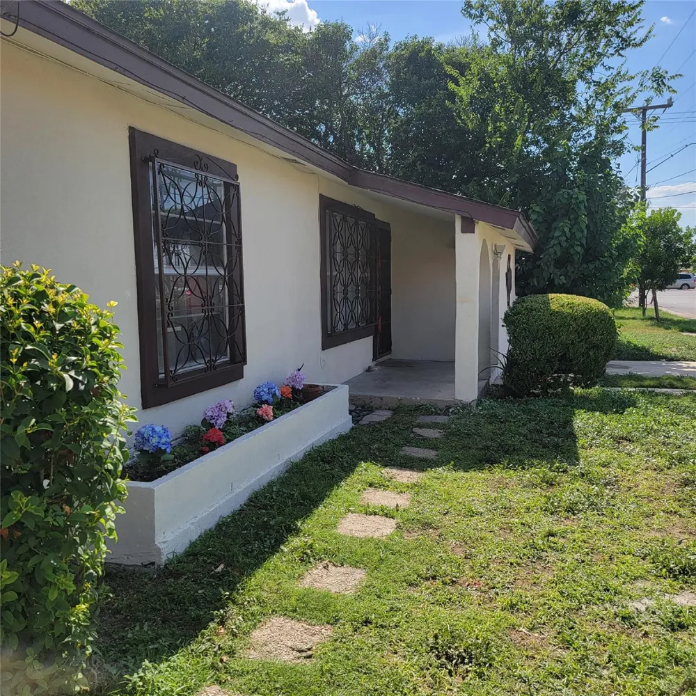 630 Alta Sita Street San Antonio, TX 78237