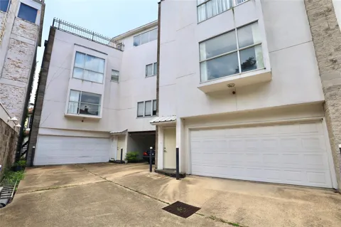 404 Rosalie