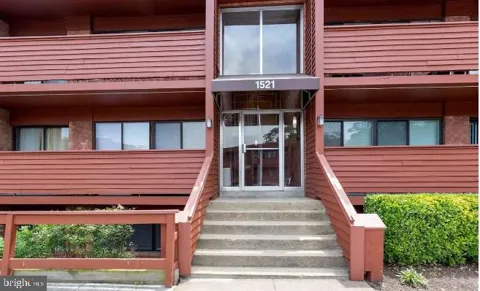 1521 S GEORGE MASON DRIVE #1