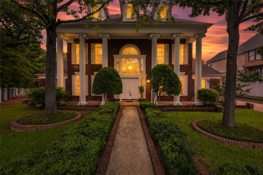 4106 Trail Bend Court Colleyville, TX 76034