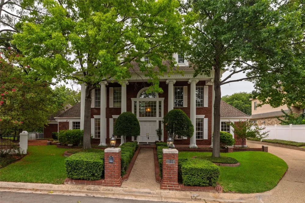 4106 Trail Bend Court Colleyville, TX 76034
