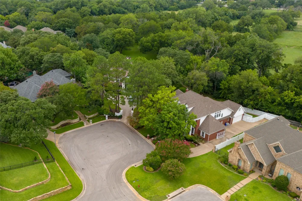 4106 Trail Bend Court Colleyville, TX 76034