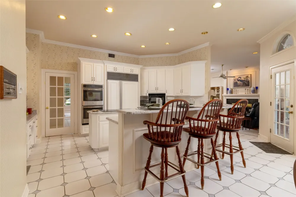 4106 Trail Bend Court Colleyville, TX 76034