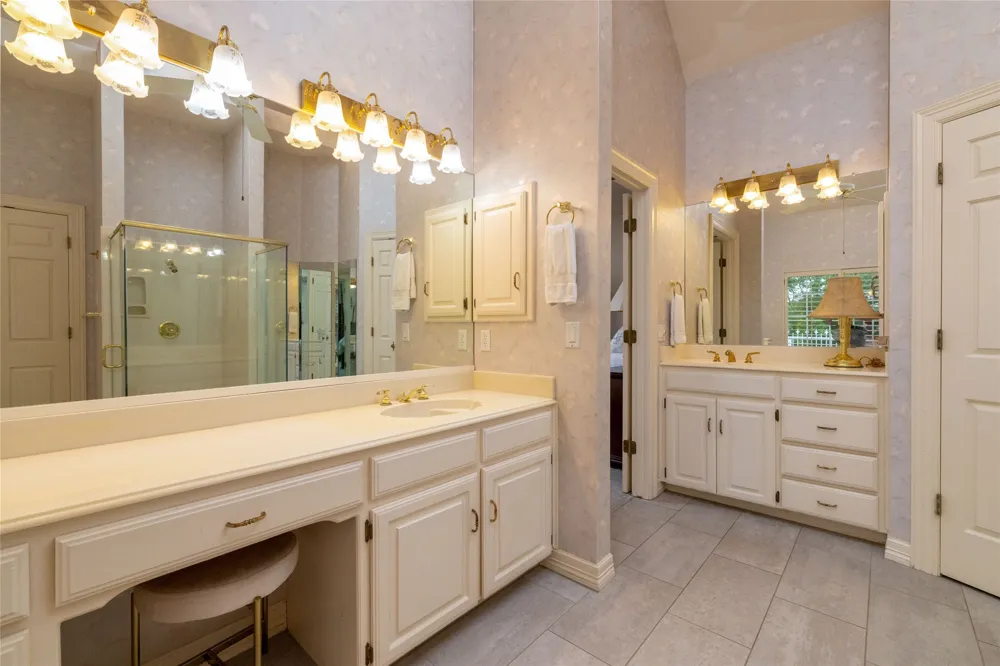 4106 Trail Bend Court Colleyville, TX 76034