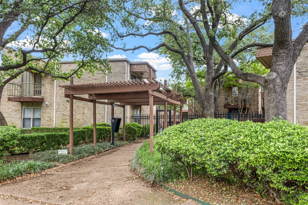 5916 Birchbrook Drive #129 Dallas, TX 75206