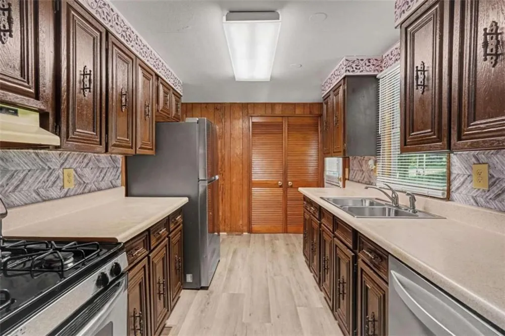 45 E James Circle E Hampton, GA 30228