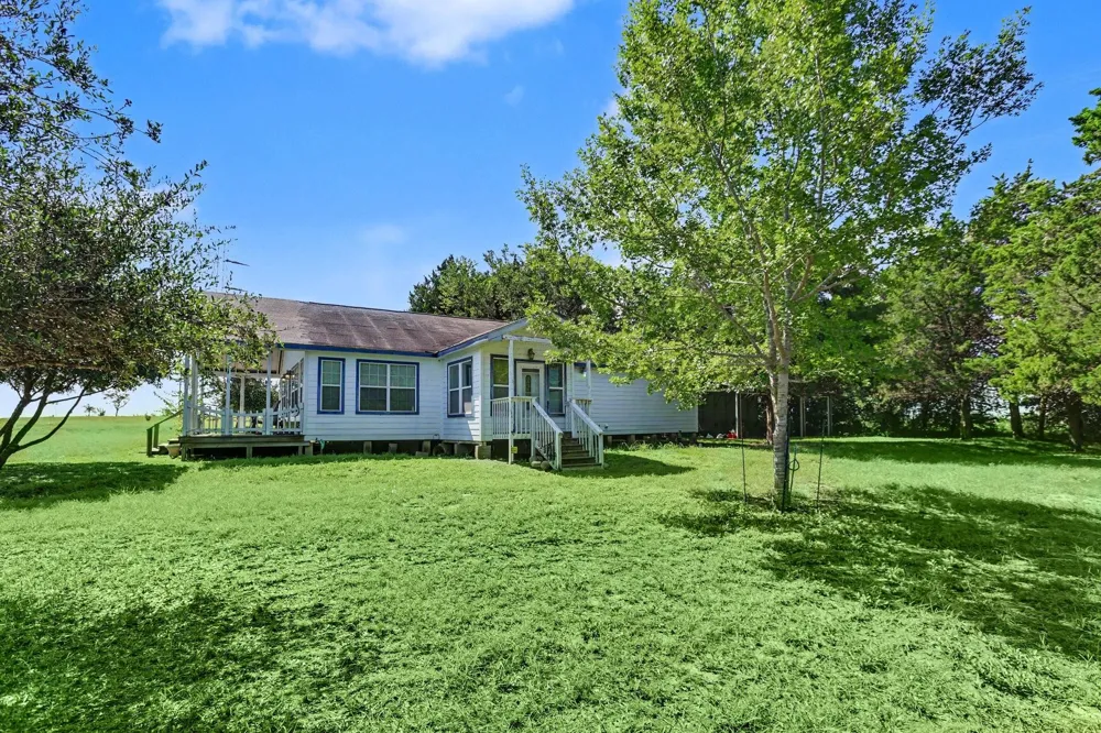 7740 Us Highway 77 Schulenburg, TX 78956