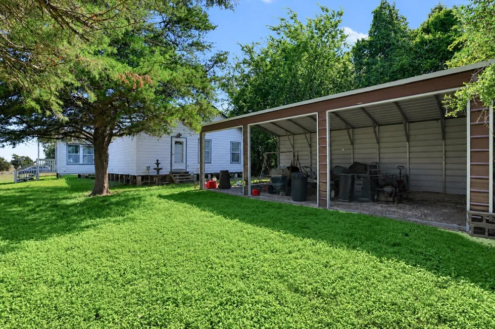 7740 Us Highway 77 Schulenburg, TX 78956