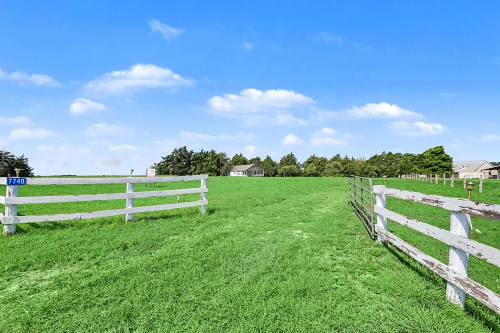 7740 Us Highway 77 Schulenburg, TX 78956