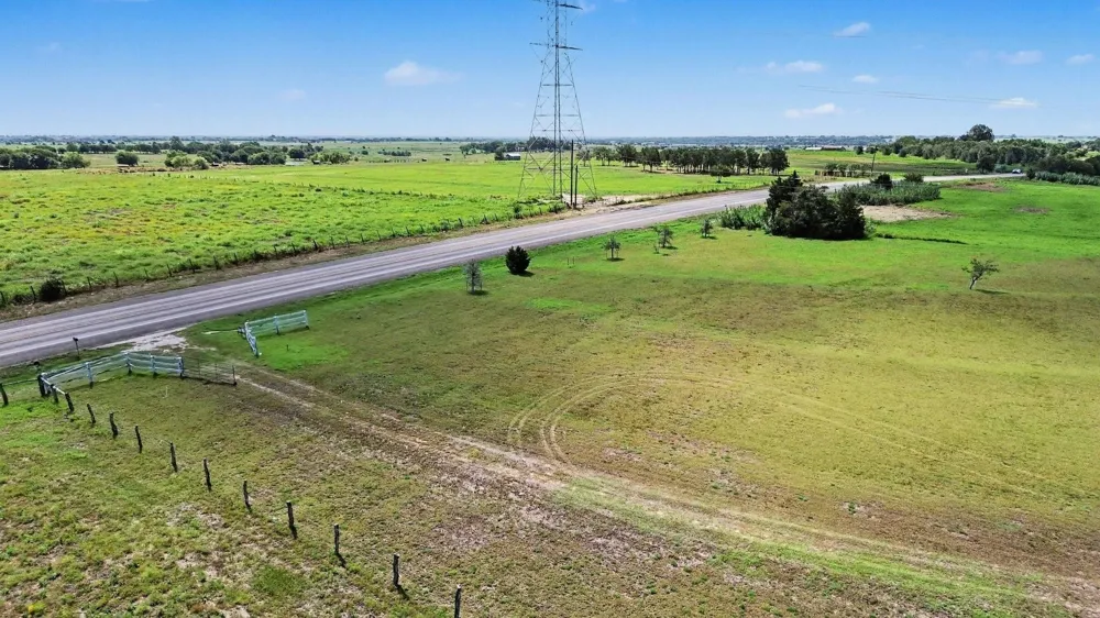 7740 Us Highway 77 Schulenburg, TX 78956