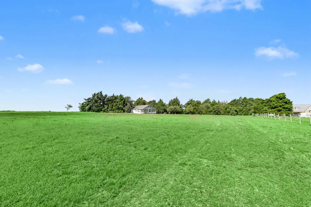 7740 Us Highway 77 Schulenburg, TX 78956