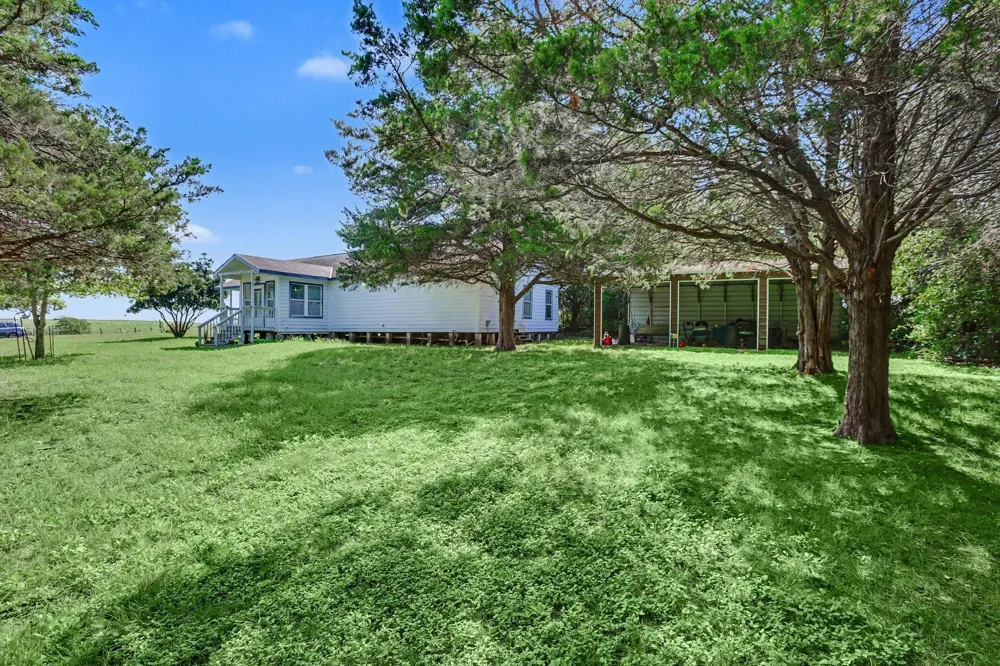 7740 Us Highway 77 Schulenburg, TX 78956