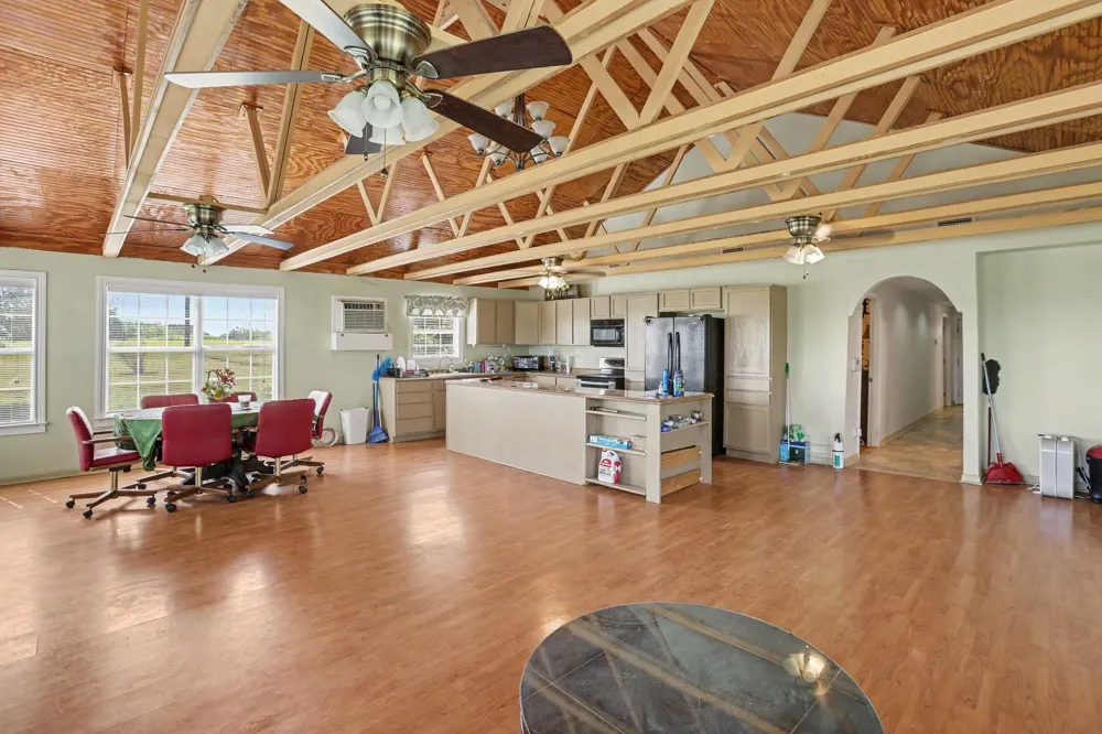 7740 Us Highway 77 Schulenburg, TX 78956
