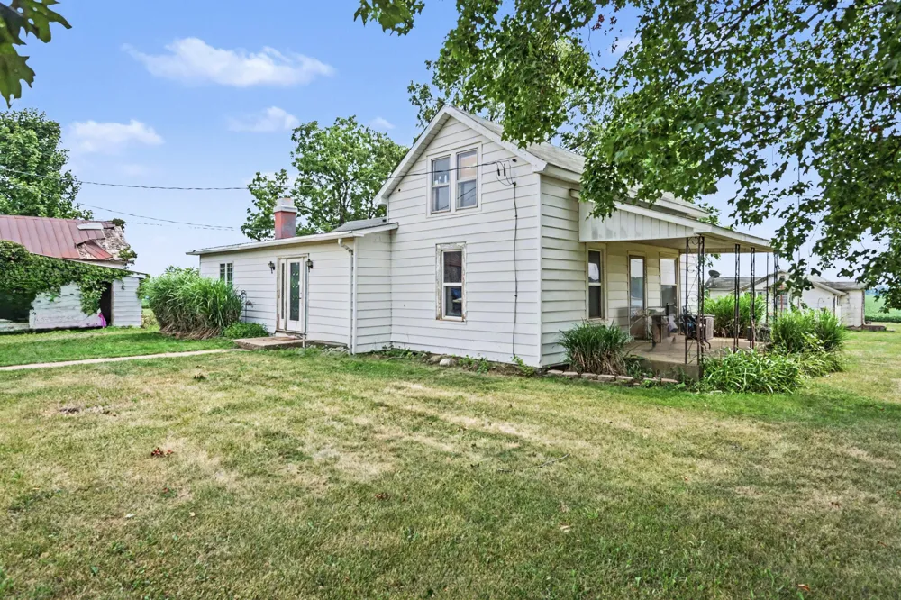 13371 S Van Kal Street Schoolcraft, MI 49087