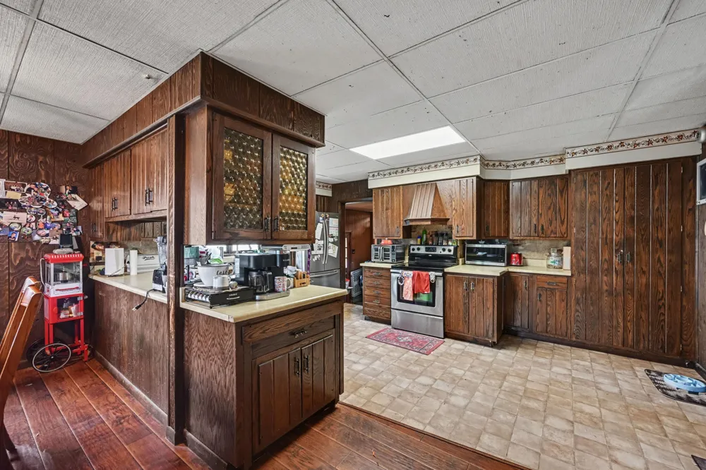 13371 S Van Kal Street Schoolcraft, MI 49087