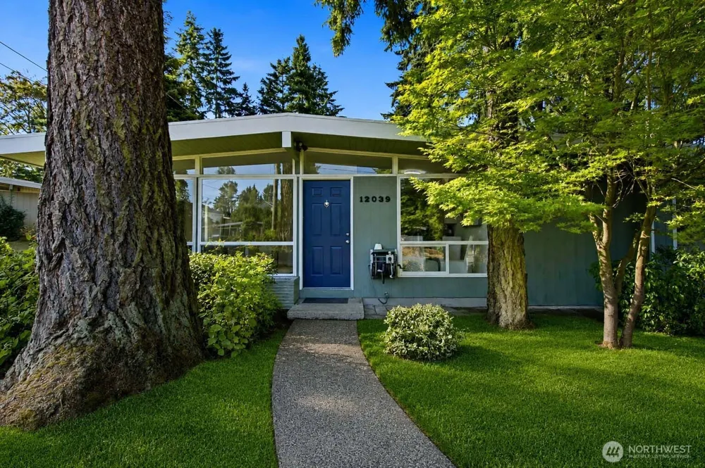 12039 SE 42nd St Bellevue, WA 98006