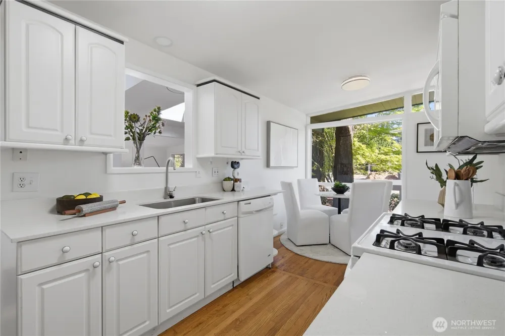 12039 SE 42nd St Bellevue, WA 98006