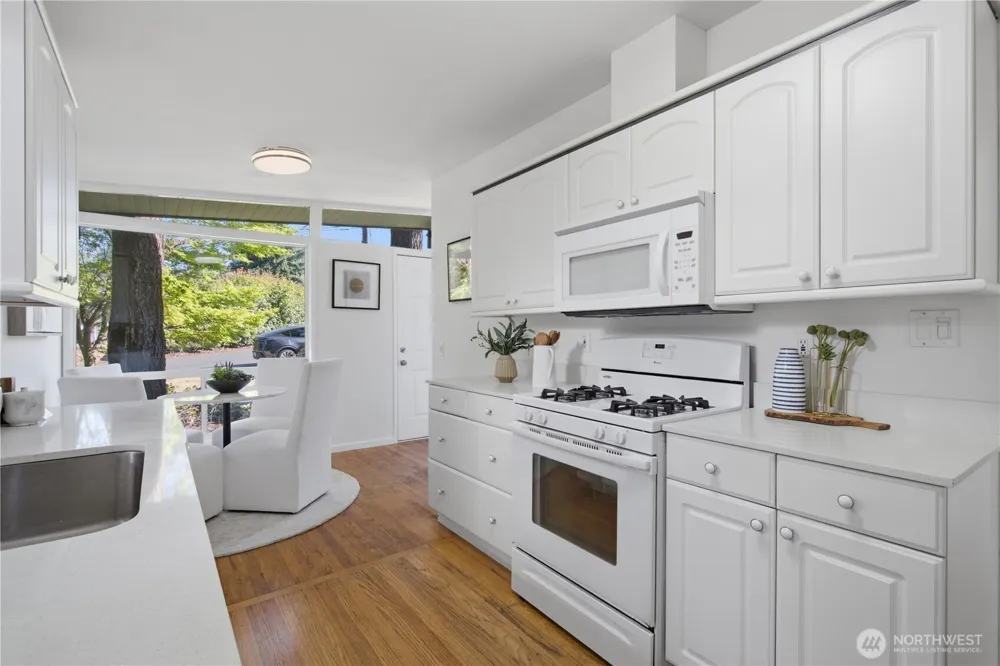 12039 SE 42nd St Bellevue, WA 98006