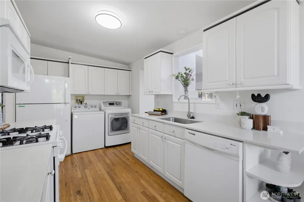 12039 SE 42nd St Bellevue, WA 98006