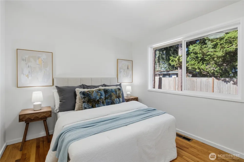 12039 SE 42nd St Bellevue, WA 98006