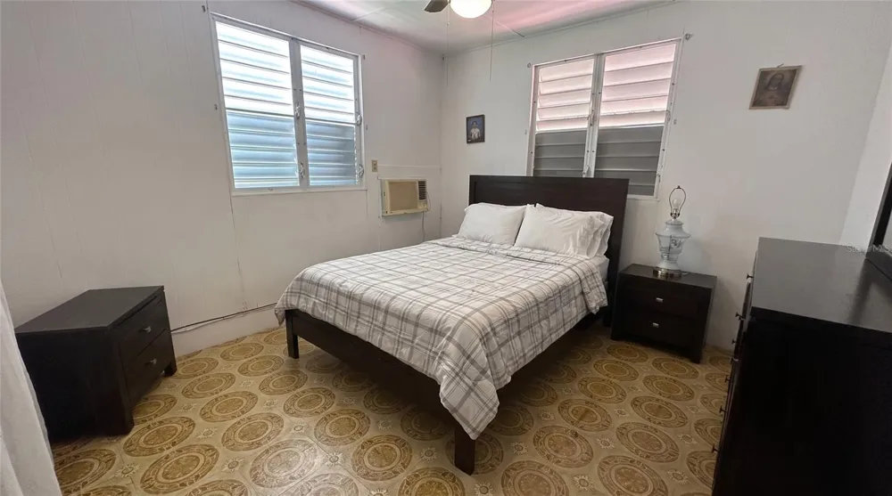 calle 5 COMUNIDAD RURAL VILLA BORINQUEN Canovanas, PR 00729