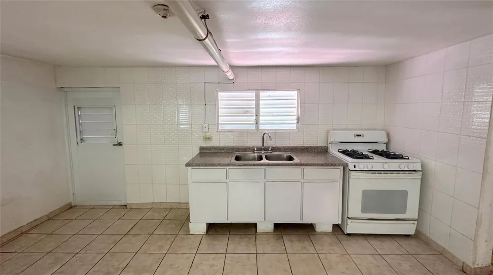 calle 5 COMUNIDAD RURAL VILLA BORINQUEN Canovanas, PR 00729