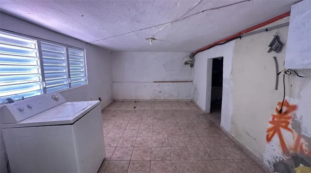 calle 5 COMUNIDAD RURAL VILLA BORINQUEN Canovanas, PR 00729