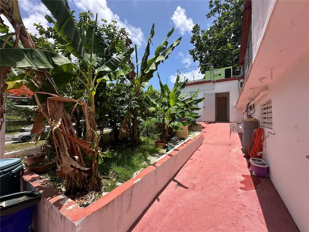 calle 5 COMUNIDAD RURAL VILLA BORINQUEN Canovanas, PR 00729