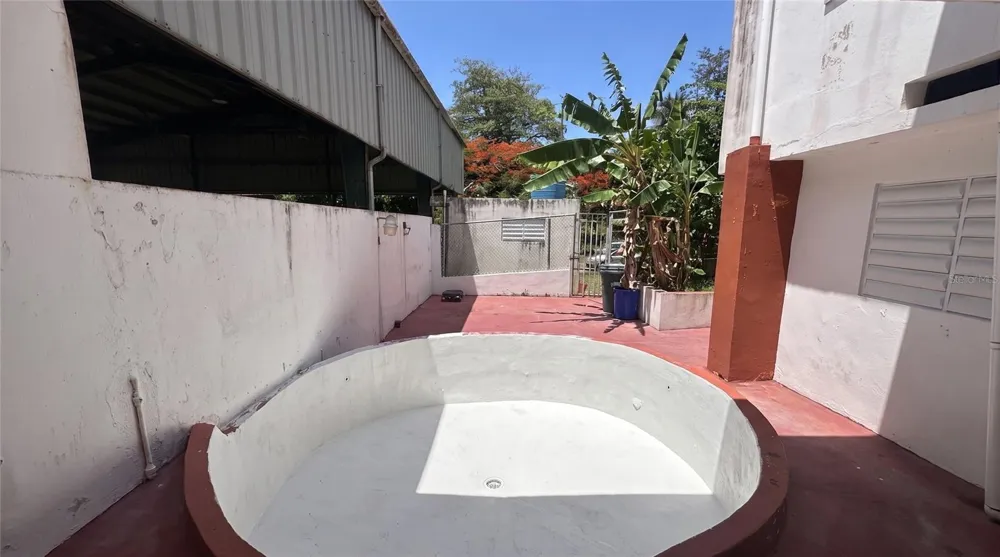 calle 5 COMUNIDAD RURAL VILLA BORINQUEN Canovanas, PR 00729