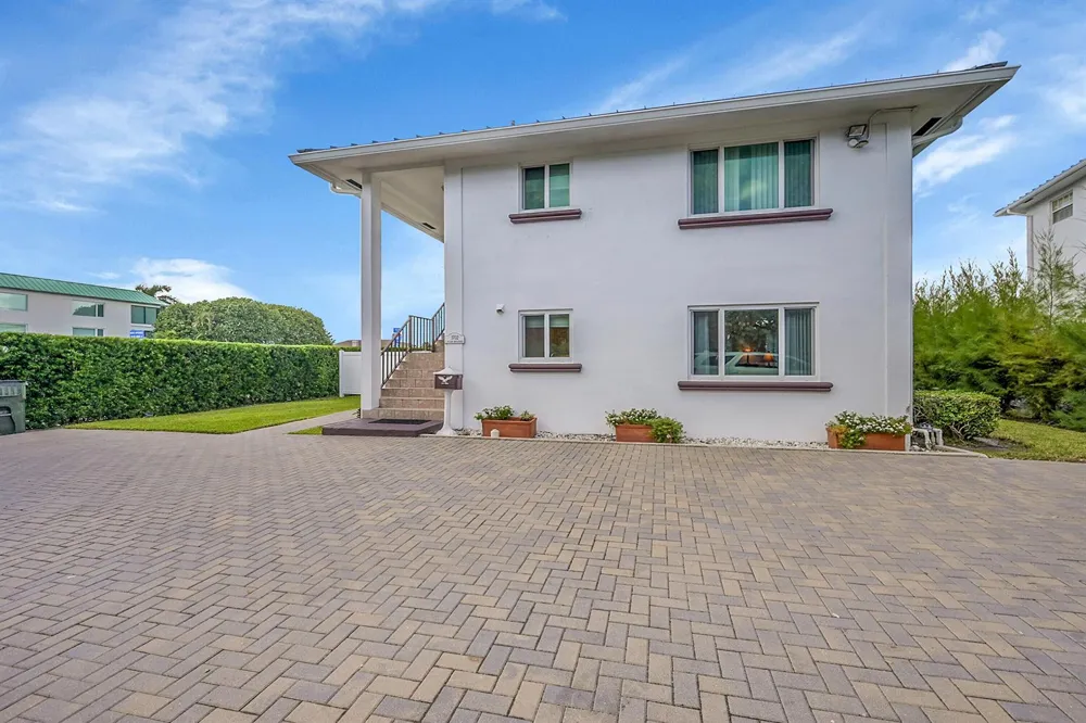1702 S Ocean Boulevard #1 Delray Beach, FL 33483
