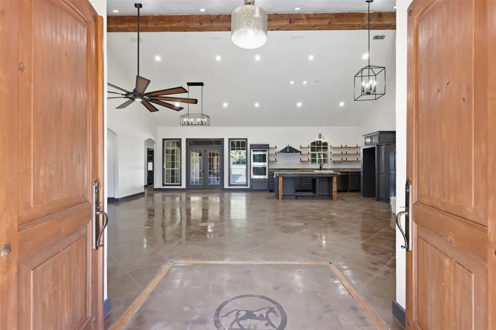 1070 S Reno Road Reno, TX 76082