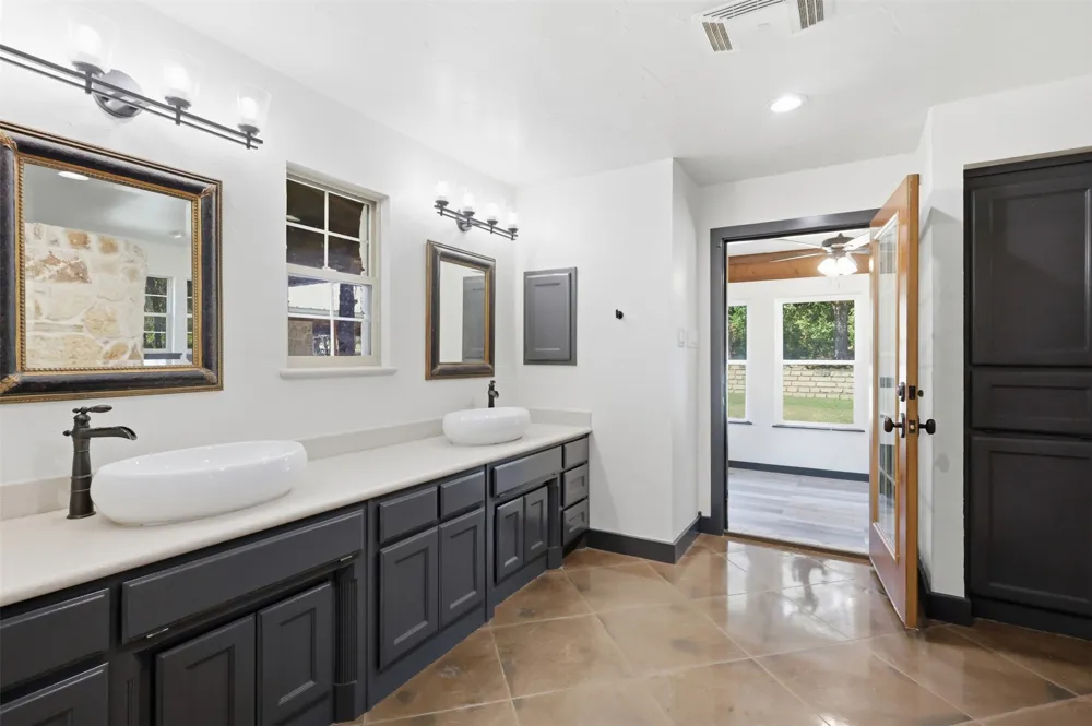 1070 S Reno Road Reno, TX 76082