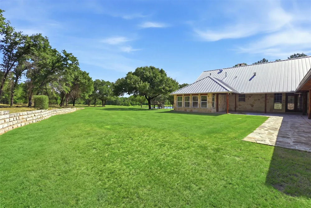 1070 S Reno Road Reno, TX 76082