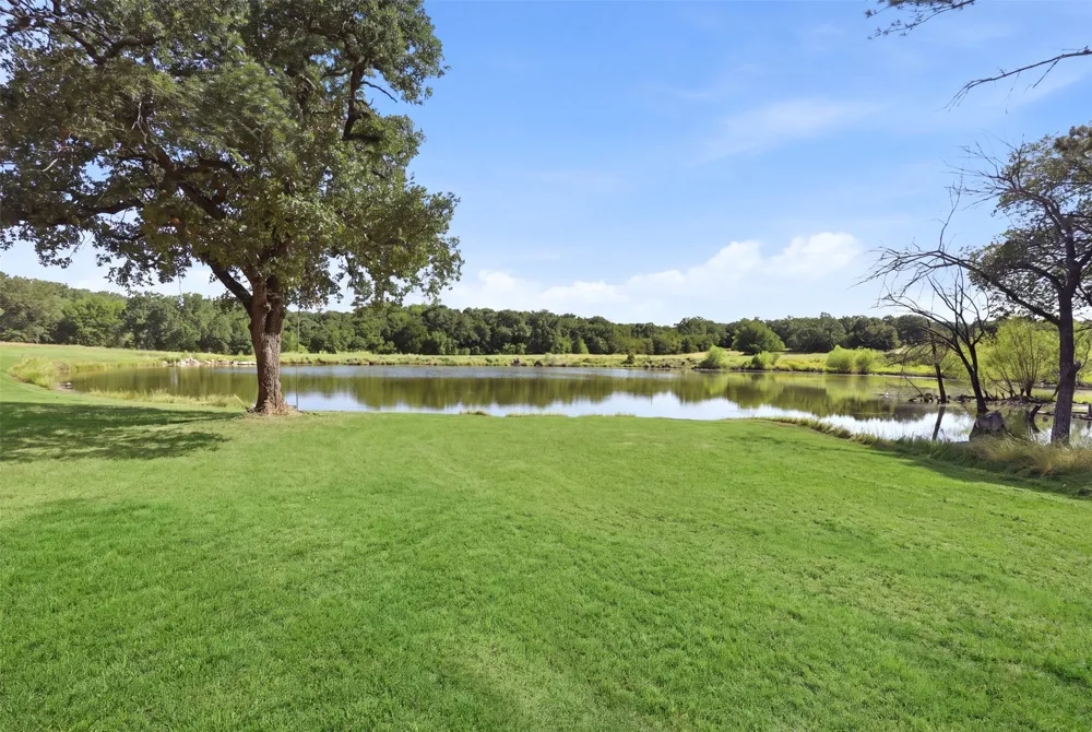 1070 S Reno Road Reno, TX 76082