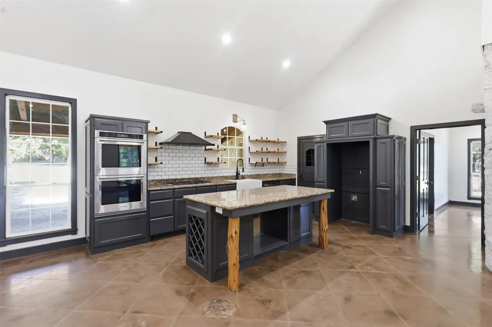 1070 S Reno Road Reno, TX 76082