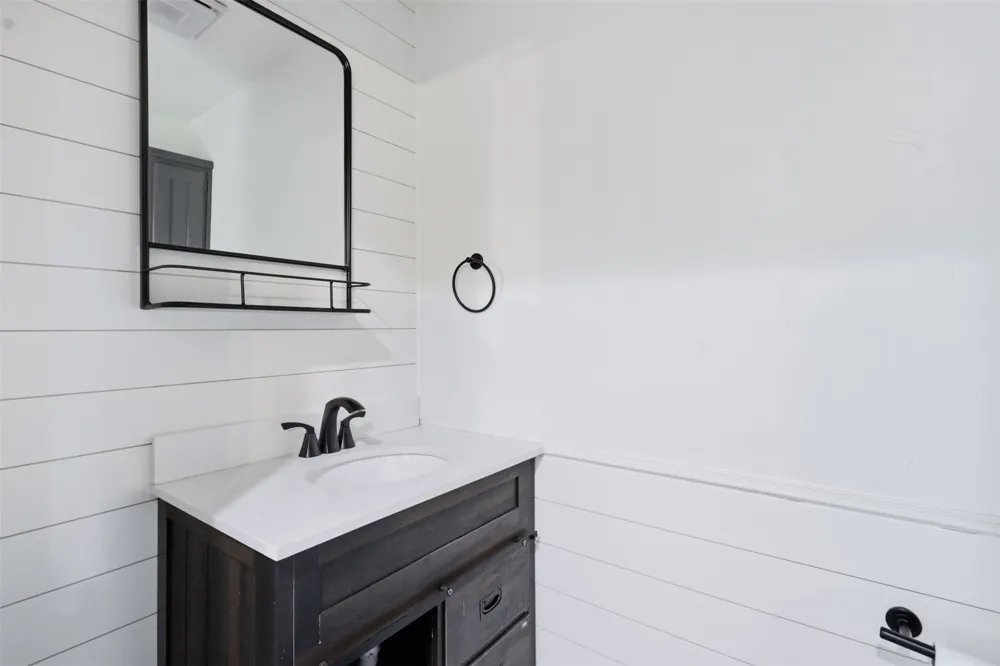 1070 S Reno Road Reno, TX 76082