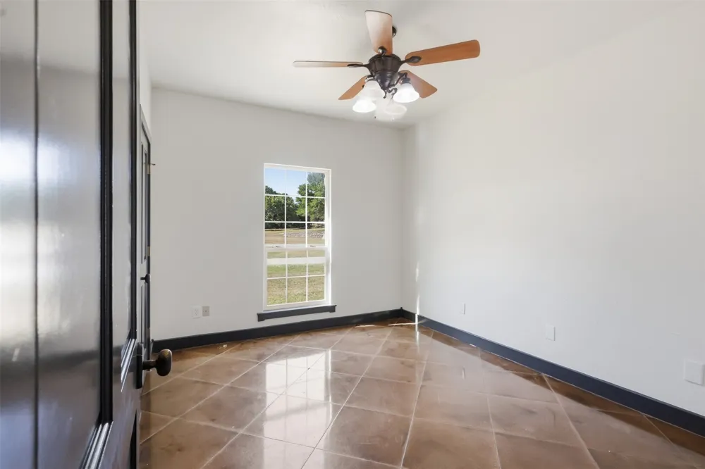 1070 S Reno Road Reno, TX 76082