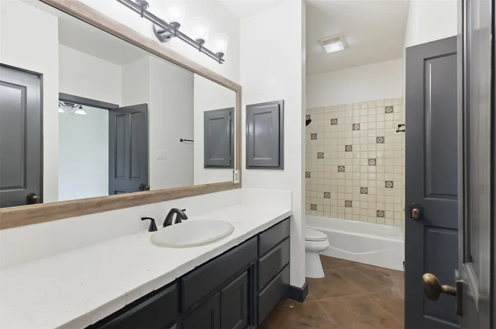 1070 S Reno Road Reno, TX 76082