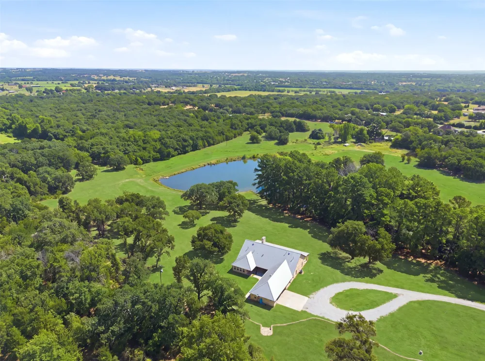 1070 S Reno Road Reno, TX 76082