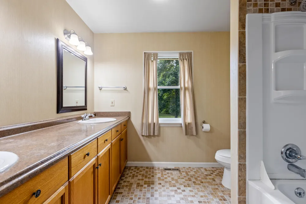 1824 Jackson Point Road Sewanee, TN 37375