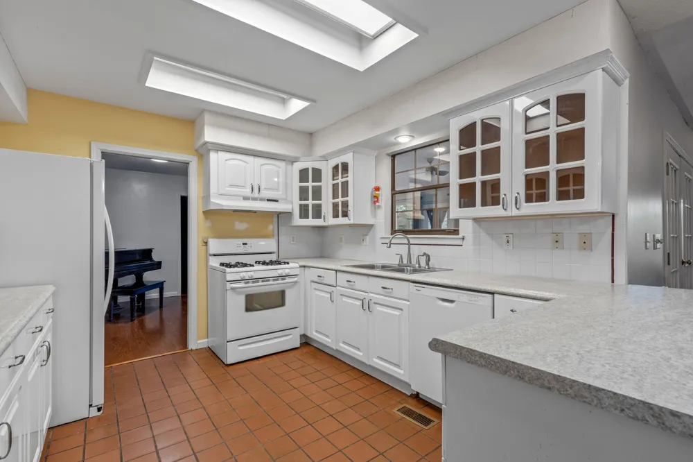 1824 Jackson Point Road Sewanee, TN 37375