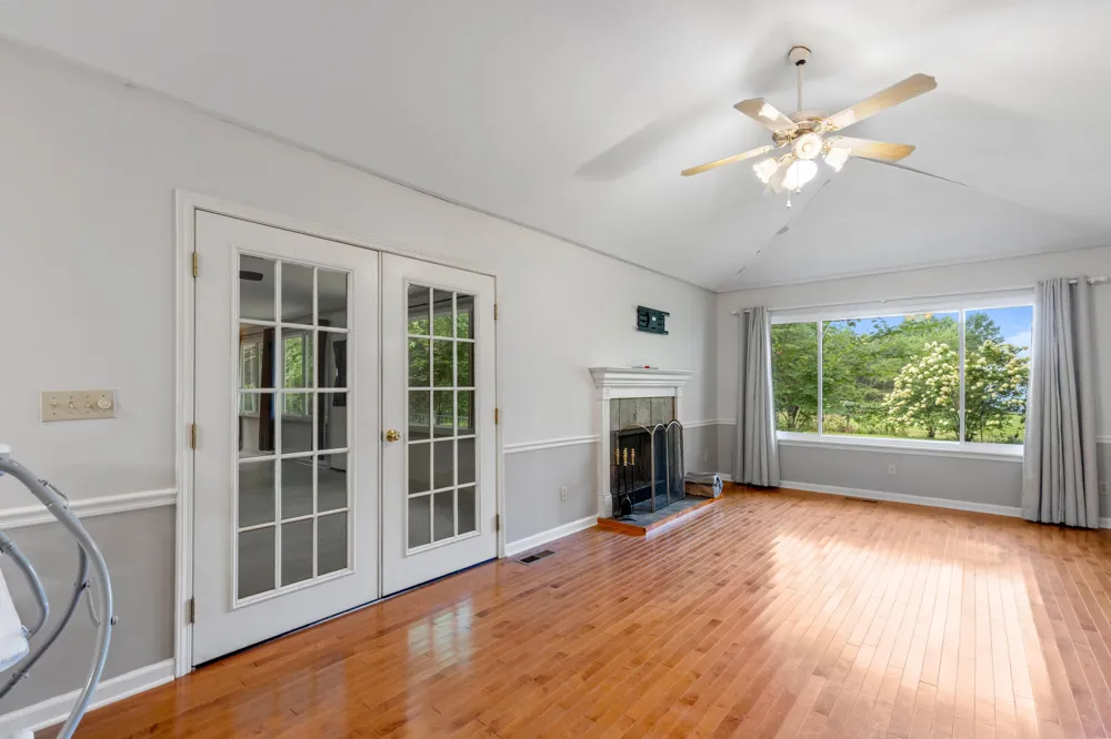 1824 Jackson Point Road Sewanee, TN 37375