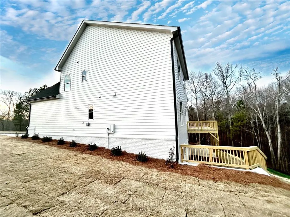 1695 Darby Road Waleska, GA 30183