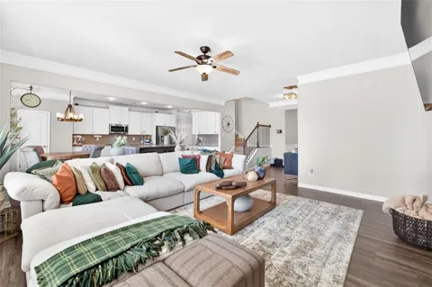 321 Eagles Bluff Way